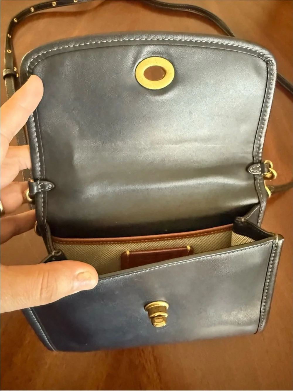Coach Kip Turnlock Crossbody
Handbag in Black - Picture 4 of 4